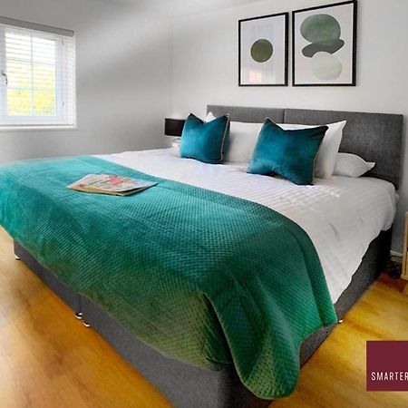 Wokingham - 2 Bed Modern House - Parking Διαμέρισμα Εξωτερικό φωτογραφία