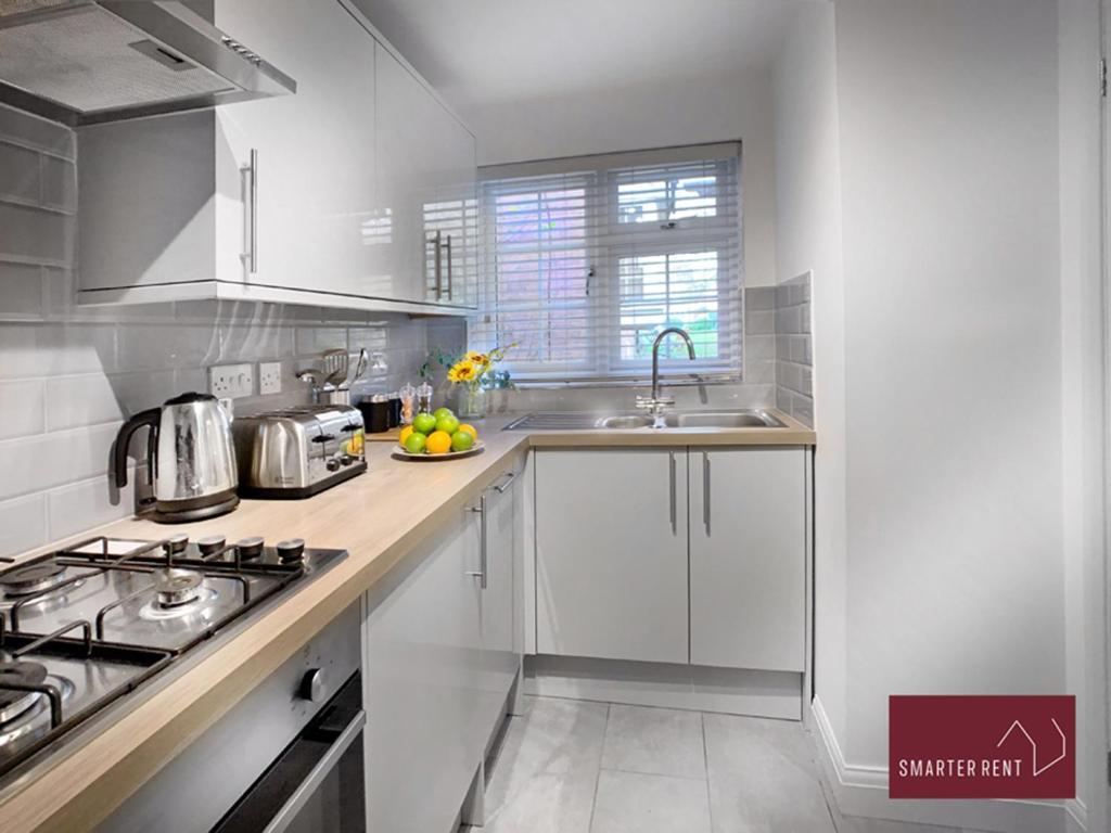 Wokingham - 2 Bed Modern House - Parking Διαμέρισμα Εξωτερικό φωτογραφία